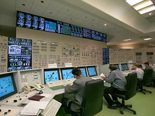 Второй энергоблок Калининской атомной станции остановлен сегодня на капитальный ремонт. Об этом ИТАР-ТАСС сообщили на КАЭС. Блок остановлен в соответствии с графиком проведения ремонтных работ на 60 суток