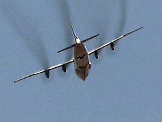 Самолет Военно-воздушных сил России Ан-26 нарушил воздушное пространство Эстонии, заявили "Интерфаксу" в воскресенье в пресс-службе главного штаба Сил обороны Эстонии в воскресенье