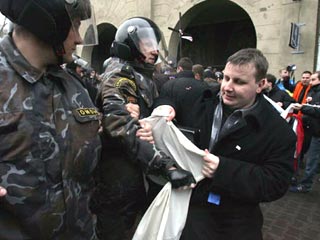 В Минске задержаны десятки оппозиционеров, в том числе из "Молодежного Яблока", СПС и "Идущих без Путина"