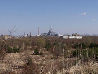 Чернобыльский саркофаг может обрушиться до конца года, а у Украины нет денег на возведение нового. 19 лет назад в результате взрыва был разрушен ядерный реактор на Чернобыльской АЭС. Пострадавшими признано 7 миллионов человек