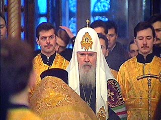 Патриарх Алексий совершил в храме Христа Спасителя богослужение Великой Среды
