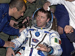 У сверчков на МКС была "трудная жизнь", рассказал итальянский космонавт Роберто Виттори, проводивший опыты. В общей сложности он провел 91 сеанс по 23 экспериментам