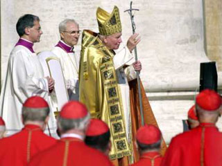На площади Святого Петра Папа назвал имена новых кардиналов