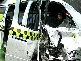 В Ростове-на-Дону автомобиль Volvo протаранил маршрутку: 2 погибших и 7 раненых