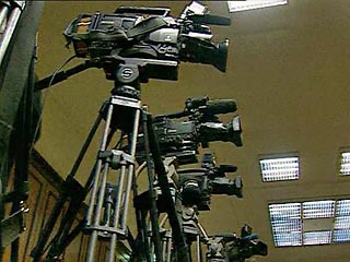 Освещать визит президента США в Грузии будут около 800 иностранных журналистов. Для СМИ открыт медиа-центр с необходимым техническим оборудованием и большим экраном