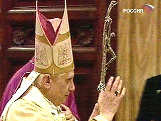 Бенедикту XVI запретили брать котов в папские покои