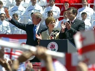 Инопресса: Джорджа Буша встретили в Грузии как героя