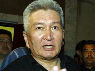 Кандидаты на пост президента Киргизии готовятся к сдаче экзамена по родному языку