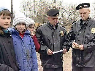 В Ленинском районе Красноярска пропал еще один ребенок. Ушла из дома и не вернулась школьница Светлана Теперова. Утром 14 мая она ушла в школу и до сих пор о ней ничего неизвестно