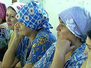 Среди безработных России женщины составляют 65%, при этом большинство безработных очень нуждаются в социальной защите