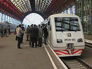 Московская железная дорога (МЖД) - филиал ОАО "Российские железные дороги" назначила ряд дополнительных поездов на летний период 2005 года и внесла изменения в действующее расписание, сообщила пресс-служба дороги