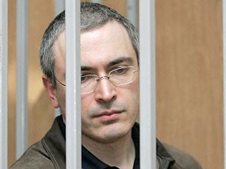 Своими жесткими действиями Кремль делает из сомнительного олигарха Ходорковского мученика демократии