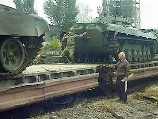 Часть боевой техники с российских военных баз в Грузии будет выведена в Армению