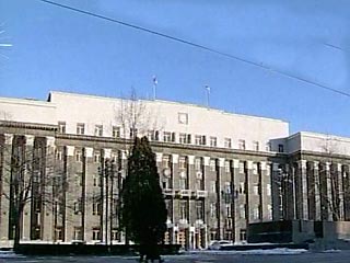 Депутаты парламента Северной Осетии единогласно проголосовали за то, чтобы руководитель республики назывался не президентом, а главой. Такое решение принято в субботу во Владикавказе на очередной сессии парламента Северной Осетии
