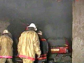 На севере Москвы сгорели 27 гаражных боксов с восемью автомобилями, сообщили в субботу РИА "Новости" в противопожарной службе столицы