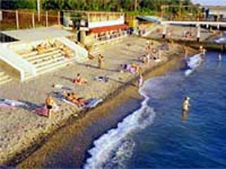 Количество отдыхающих на черноморском курорте к началу курортного сезона на 50% превысило аналогичный показатель 2004 года, сообщили агентству "Интерфакс" в воскресенье в информационно-аналитическом управлении администрации города Сочи
