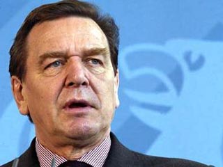 Герхард Шредер объявил о проведении осенью досрочных парламентских выборов