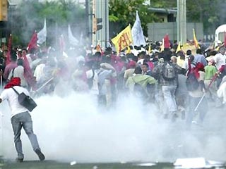 Массовыми беспорядками закончился в среду в панамской столице марш протеста против реформирования системы социального страхования. Национальная полиция Панамы арестовала в среду около 50 протестующих