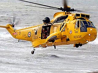 Тело Оливера обнаружили военные и поняли на спасательный вертолет королевских ВВС. За этим наблюдали сотни отдыхающих на побережье. Поиски второго подростка продолжились сегодня
