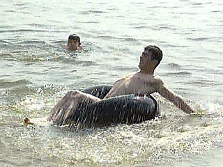 Эпидемиологи не рекомендуют жителям Подмосковья купаться в реках Московской области