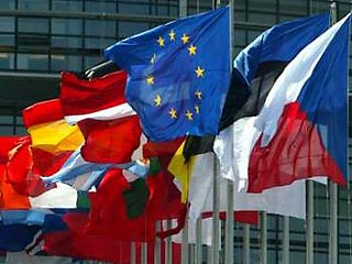 Совет Евросоюза одобрил в четверг директиву Еврокомиссии о подключении органов регистрации автотранспорта десяти новых стран-членов ЕС к Шенгенской информационной системе (SIS)