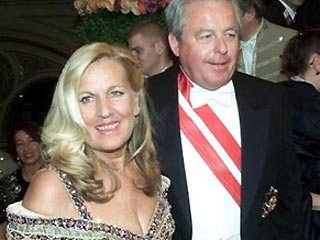 Бывший канцлер Австрии отдал свою почку ради спасения жены