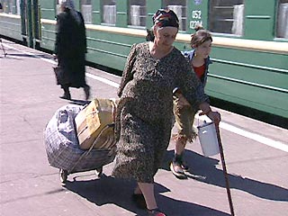 Пассажиры поезда Грозный-Москва прибыли в Москву электричкой. Их встречали медики