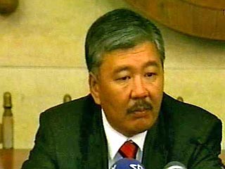 Исполняющий обязанности вице-премьера Киргизии Данияр Усенов утверждает, что в стране происходит контрреволюция, которую финансируют сторонники режима экс-президента Аскара Акаева