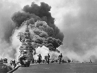 В июне в Японии отмечали 60-ю годовщину битвы за Окинаву, последнюю крупную битву Второй мировой войны, вошедшую в историю под названием "стальной тайфун"