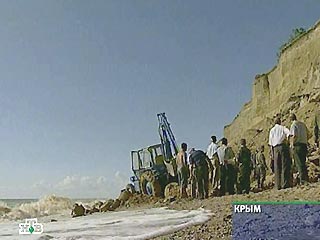 Оползни и сели на Черноморском побережье: под Севастополем отдыхающих накрыло 600 кубометрами скальных пород