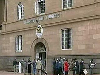 Суд столицы Кении оправдал троих граждан этой страны, обвинявшихся в заговоре с целью осуществления теракта, в результате которого в ноябре 2002 года в израильском отеле Mombasa Paradise в Кении погибли 18 человек