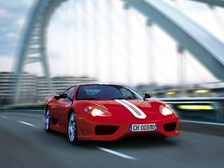 Берлинский 60-летний Джорг Винтерберг отказался от роскошной машины Ferrari Challenge Stradale, так как не смог разогнаться на ней до скорости в 300 км в час, которая указывалась в рекламе