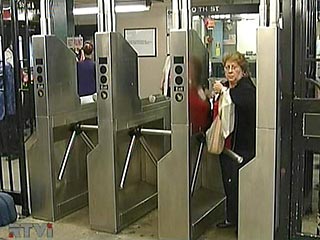 Новые жесткие правила проезда в метро вводятся в нью-йоркской подземке. Власти крупнейшего города США решили углубить воспитательную работу с пассажирами подземки