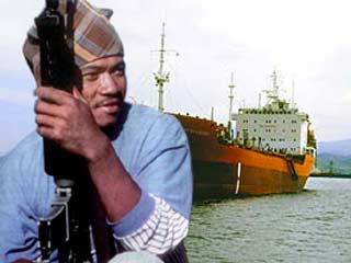 Вооруженные пираты захватили у побережья Сомали судно, зафрахтованное ООН для доставки в эту африканскую страну гуманитарного груза, и требуют за его освобождение выкуп в полмиллиона долларов