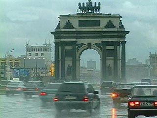 Из-за проливного дождя в Москве подтоплены дороги