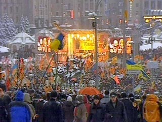 В графе расходов "оранжевой революции" на Украине заполнена статья "добровольных пожертвований". На организацию акций протеста в ноябре-декабре прошлого года на площади Независимости в центре Киева было собрано 21 млн гривен