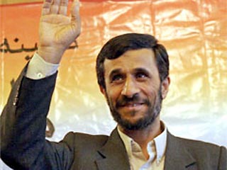 Очередное громкое обвинение, похоже, может коснуться нового президента Ирана Махмуда Ахмади Нежада. Спустя неделю после того, как американские заложники опознали в нем своего мучителя, австрийский депутат обвинил его в тройном убийстве