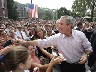 Джордж Буш поздравил соотечественников с Днем независимости