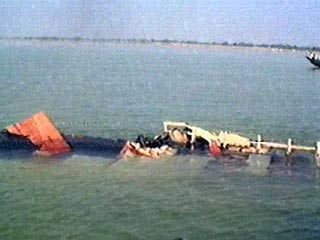 У побережья Камеруна перевернулось судно, около 30 человек утонули