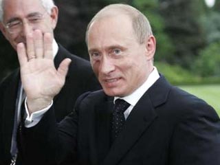 Путин прибыл в отель Gleneagles на саммит G8 под выкрики антиглобалистов