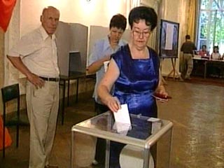 Кандидаты в президенты Киргизии заявляют о нарушениях на выборах