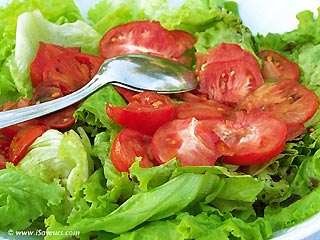 - салаты: здоровые, вкусные, свежие, но если у нее салат на столе изо дня в день, для него он становится наваждением и кошмаром