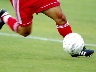 Медики научились пересаживать футболистам колени