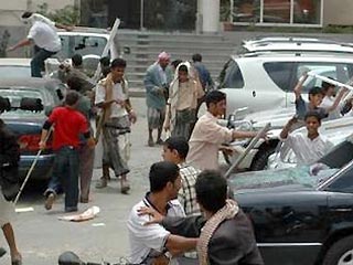 В Йемене протесты против роста цен на бензин обернулись человеческими жертвами