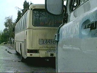 накануне у поселка Ворша Собинского района двое неизвестных в форме сотрудников милиции остановили автобус "Неоплан", который выполнял коммерческий рейс из города Зеленодольск (Республики Татарстан)- Москва