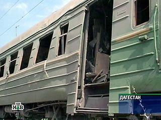 В ночь на воскресенье 24 июля в Дагестане террористы подорвали пассажирскую электричку, следовавшую из Хасавюрта в Махачкалу