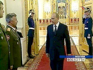 Президент России Владимир Путин в среду в Кремле провел встречу с высшими офицерами силовых структур РФ