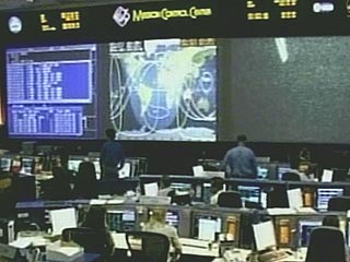 NASA приостановило запуски шаттлов