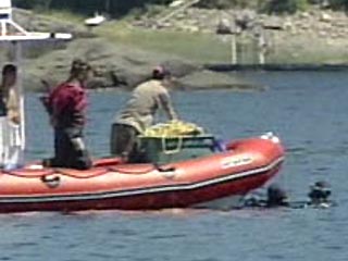 В Канаде водолазы на глубине 40 метров ищут 800 кг сыра чеддер