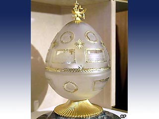 Дворцу в Гатчине передано пасхальное яйцо работы Тео Фаберже
